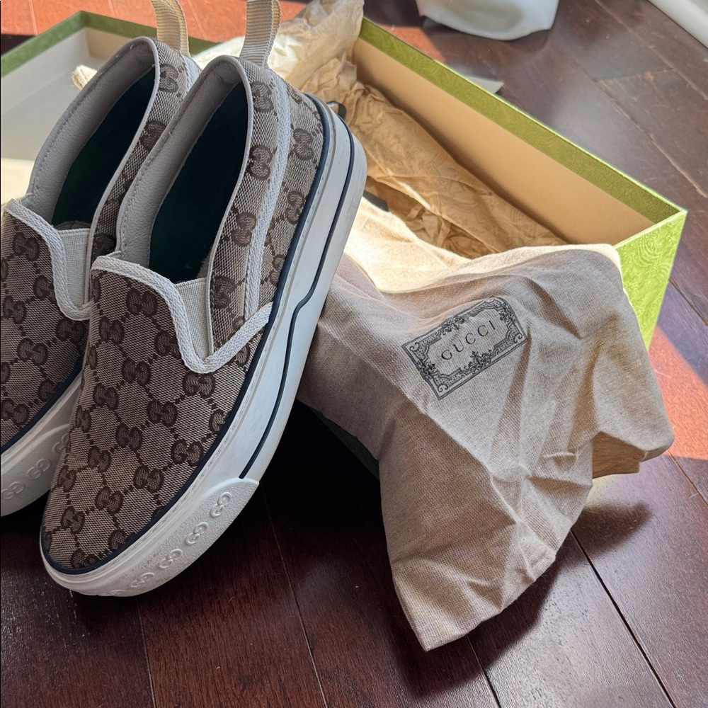 Gucci Beige and Cream Canvas Sneakers - Picture 4 of 5